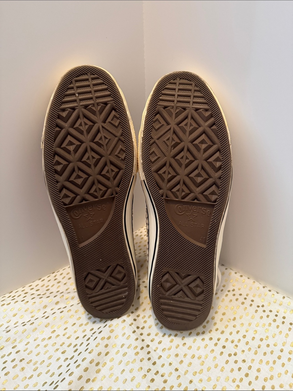 Converse unisex Woven Lace-Up Sneakers in Beige and Cream - Picture 10 of 11